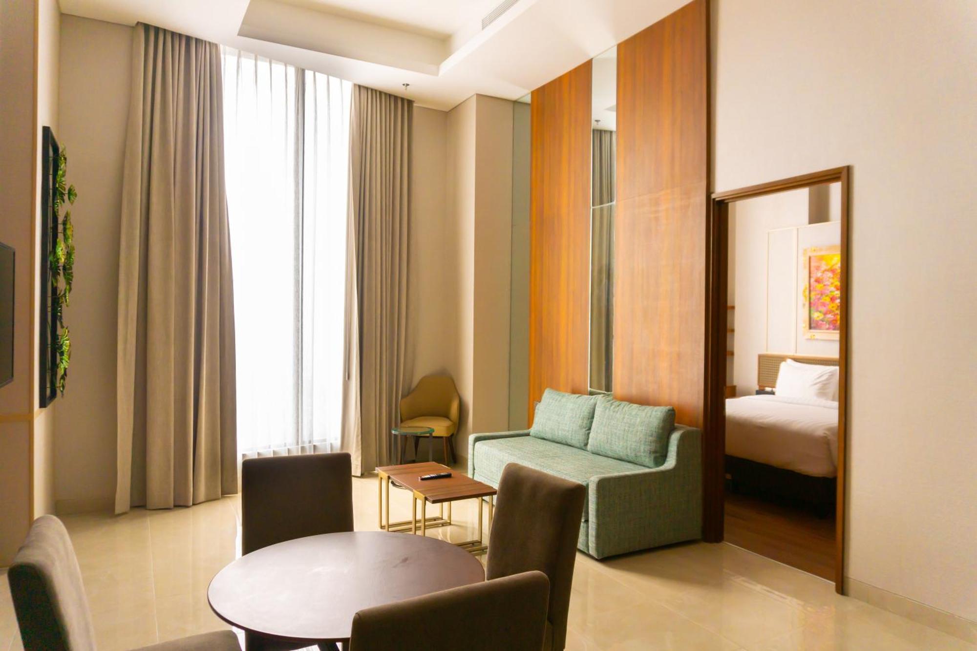 Trembesi Hotel Serpong Exterior foto