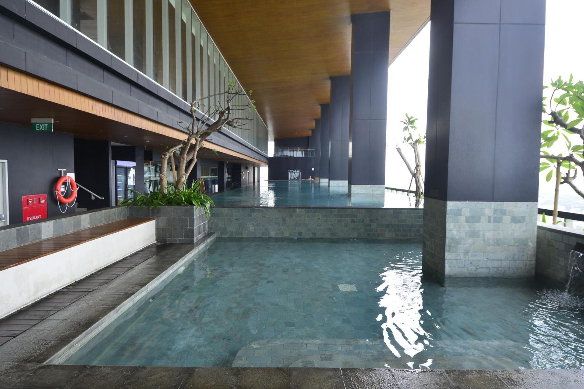 Trembesi Hotel Serpong Exterior foto